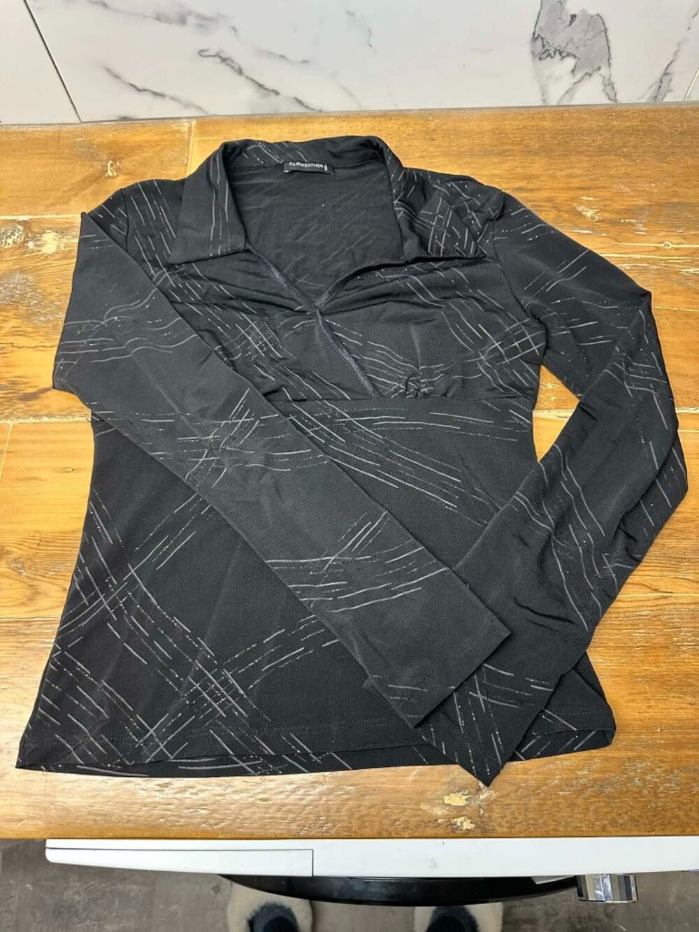 ✨ Women’s FAIR WEATHER Sweater – Size S – Black with Sequins – $7 ✨